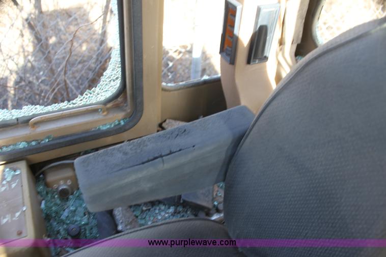 image for item G4496 1991 Caterpillar 916 wheel loader