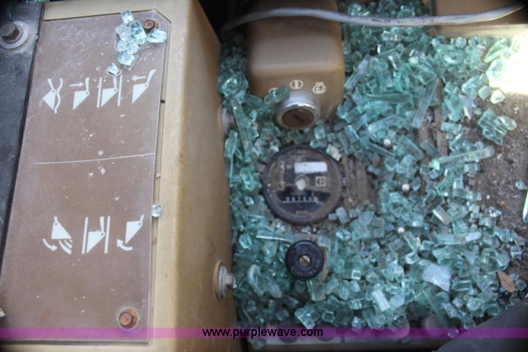 image for item G4496 1991 Caterpillar 916 wheel loader