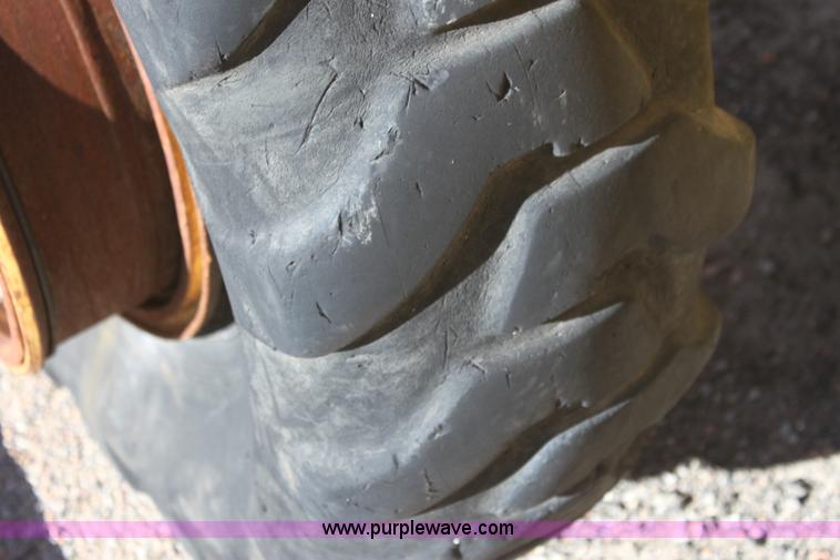 image for item G4496 1991 Caterpillar 916 wheel loader