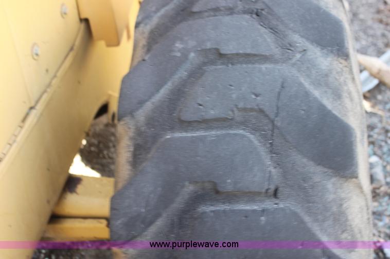 image for item G4496 1991 Caterpillar 916 wheel loader