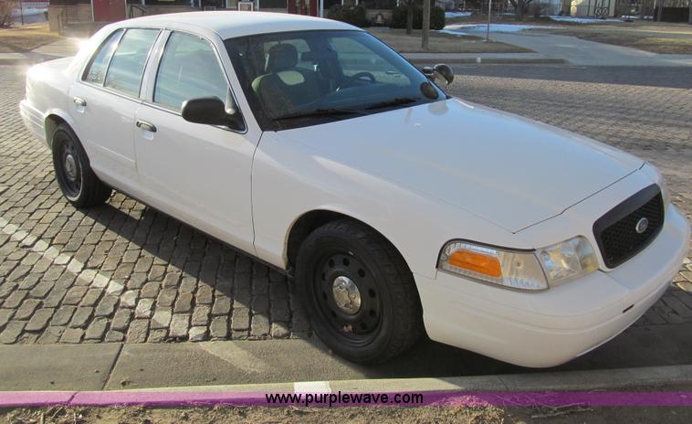 image for item G9637 2008 Ford Crown Victoria Police Interceptor
