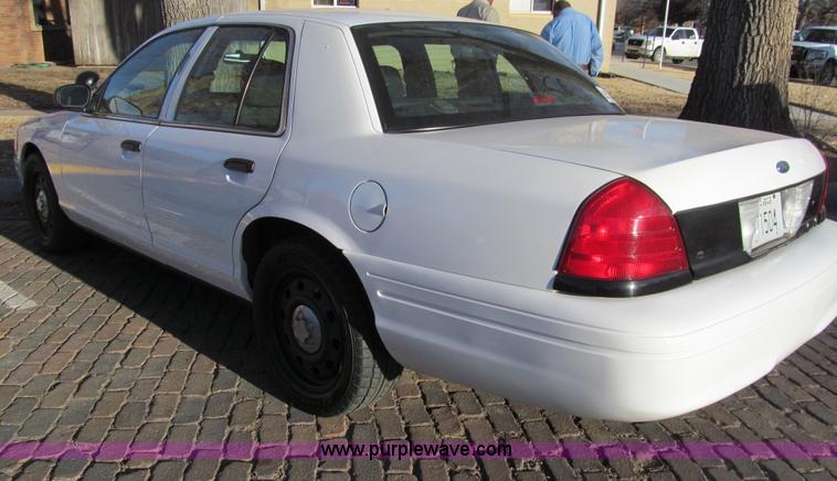 image for item G9637 2008 Ford Crown Victoria Police Interceptor