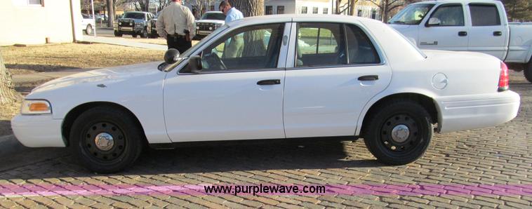 image for item G9637 2008 Ford Crown Victoria Police Interceptor