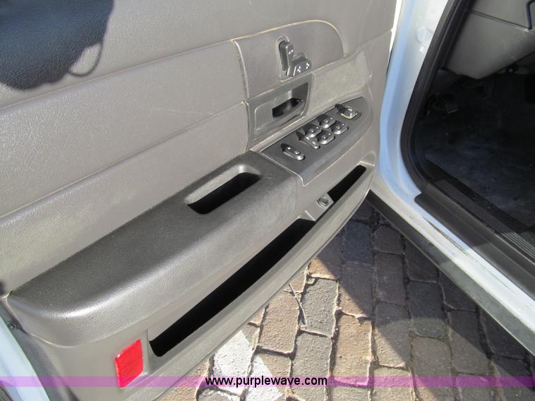 image for item G9637 2008 Ford Crown Victoria Police Interceptor