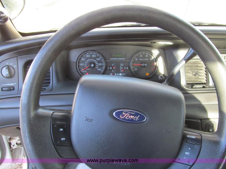 image for item G9637 2008 Ford Crown Victoria Police Interceptor