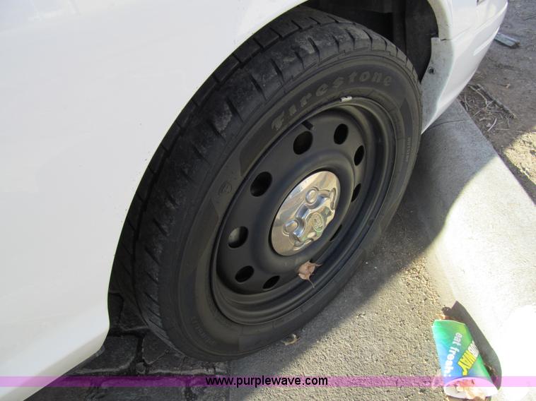 image for item G9637 2008 Ford Crown Victoria Police Interceptor