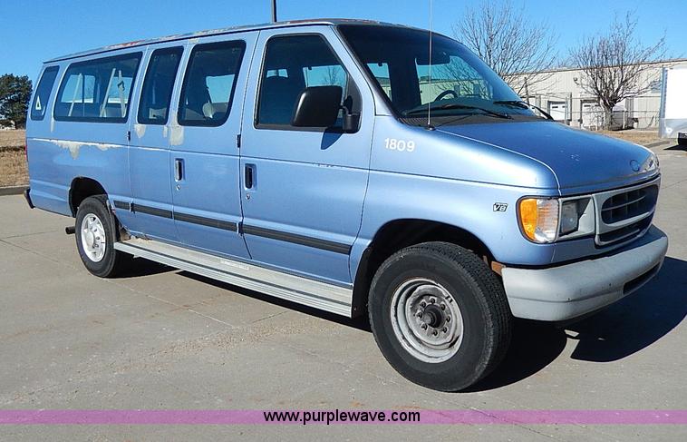 image for item H1285 1997 Ford Club Wagon bus