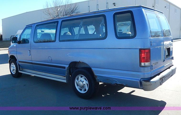 image for item H1285 1997 Ford Club Wagon bus