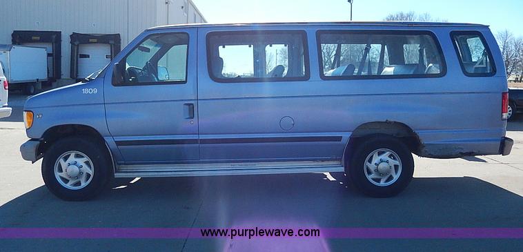 image for item H1285 1997 Ford Club Wagon bus