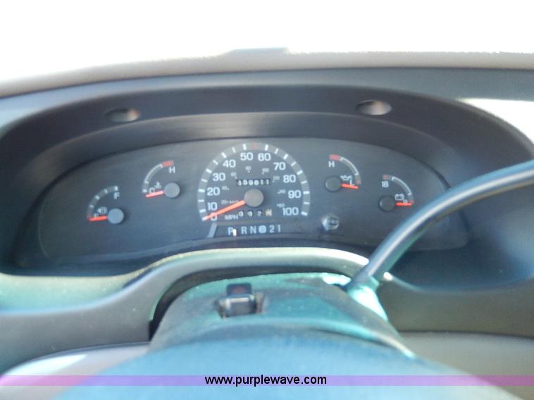 image for item H1285 1997 Ford Club Wagon bus