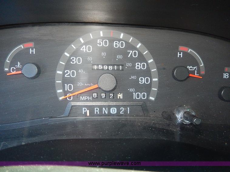 image for item H1285 1997 Ford Club Wagon bus