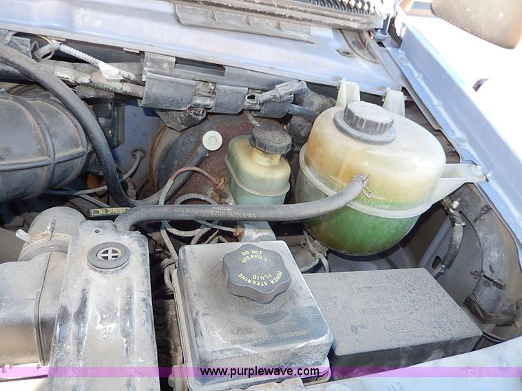 image for item H1285 1997 Ford Club Wagon bus