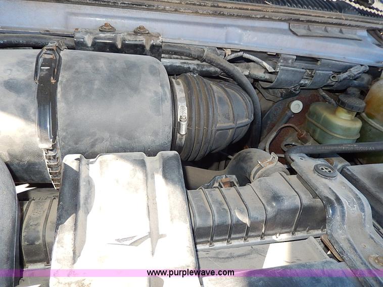 image for item H1285 1997 Ford Club Wagon bus