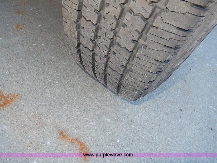 image for item H1285 1997 Ford Club Wagon bus