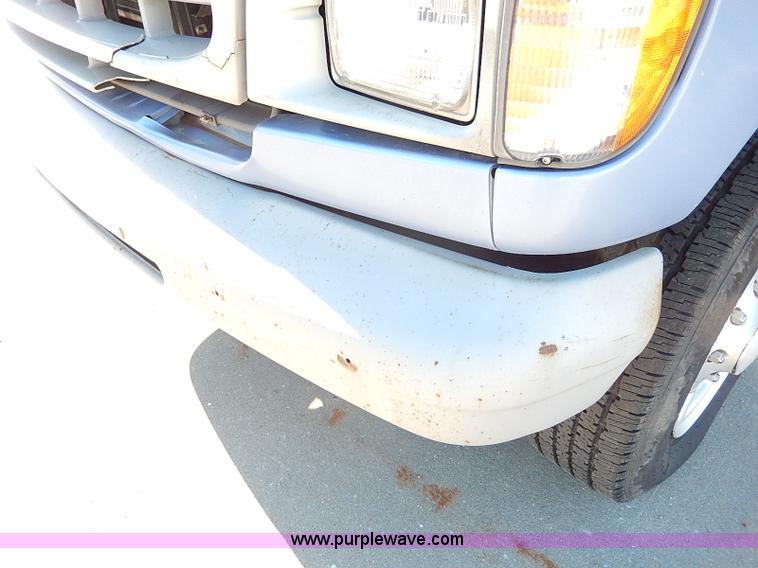 image for item H1285 1997 Ford Club Wagon bus