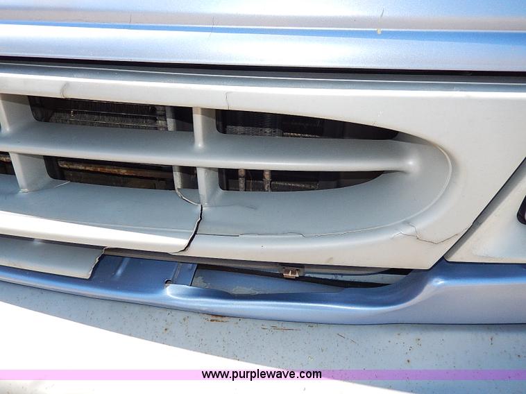 image for item H1285 1997 Ford Club Wagon bus