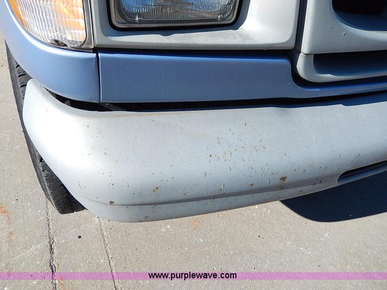 image for item H1285 1997 Ford Club Wagon bus