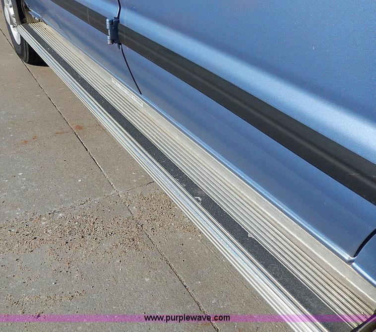 image for item H1285 1997 Ford Club Wagon bus