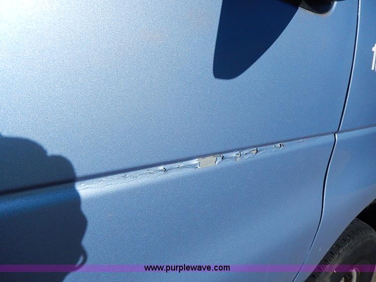 image for item H1285 1997 Ford Club Wagon bus