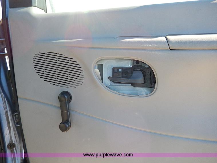 image for item H1285 1997 Ford Club Wagon bus