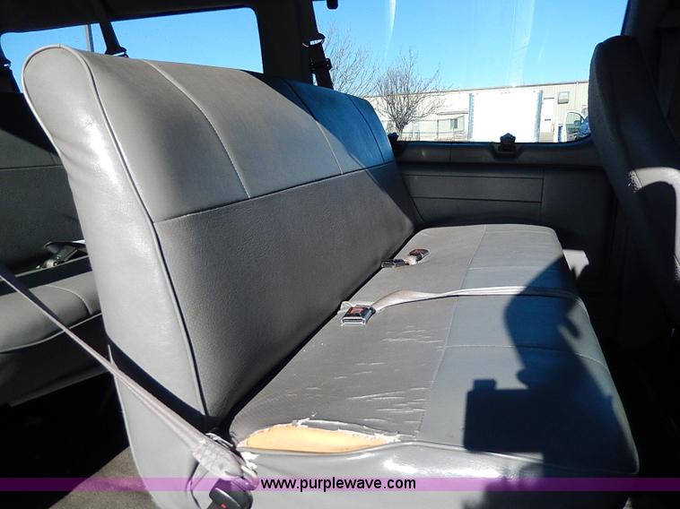 image for item H1285 1997 Ford Club Wagon bus