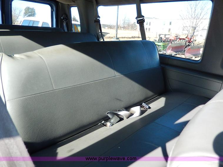 image for item H1285 1997 Ford Club Wagon bus