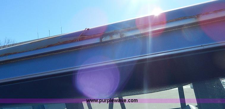 image for item H1285 1997 Ford Club Wagon bus