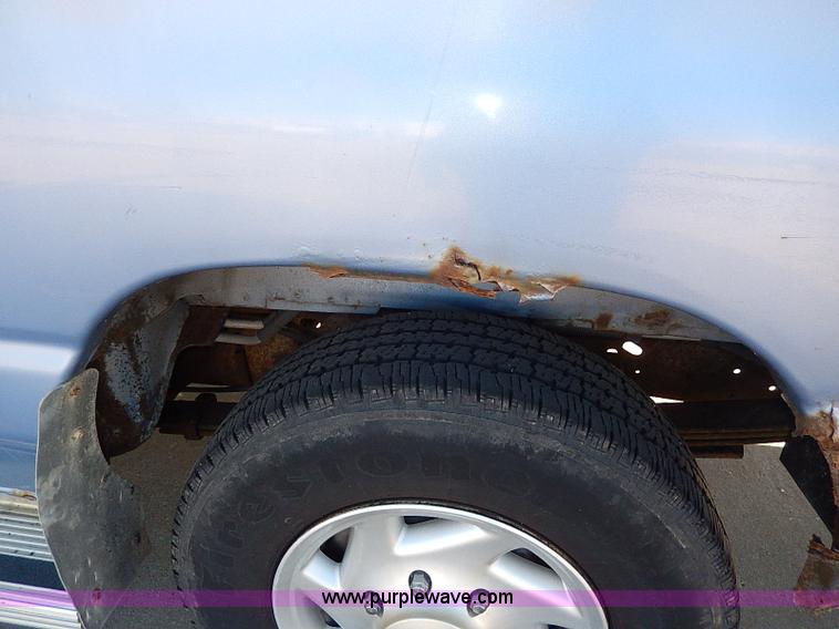 image for item H1285 1997 Ford Club Wagon bus