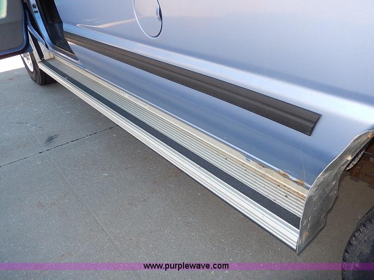 image for item H1285 1997 Ford Club Wagon bus