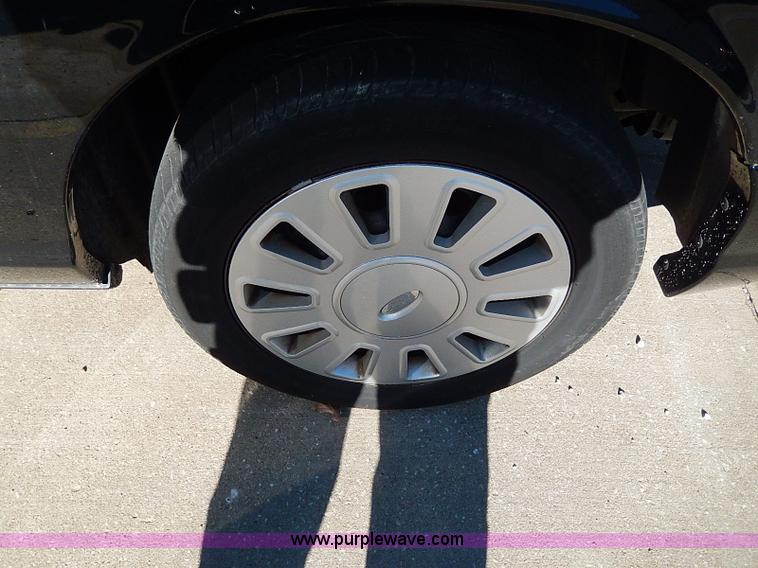 image for item H1287 2006 Ford Crown Victoria Police Interceptor