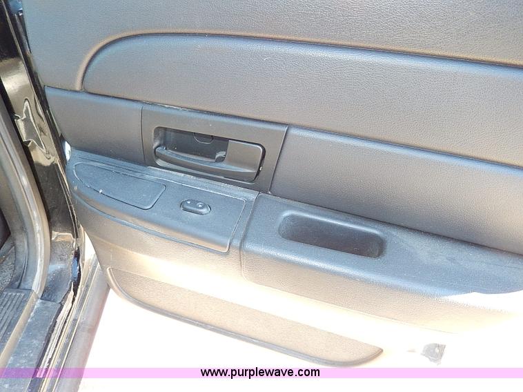 image for item H1287 2006 Ford Crown Victoria Police Interceptor