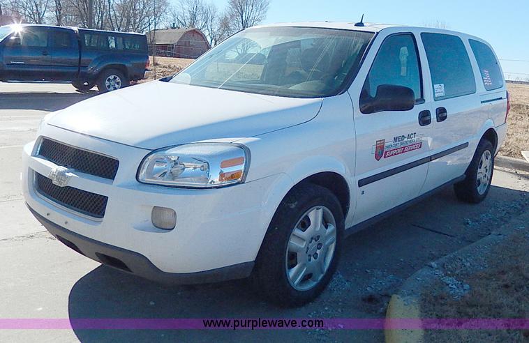 image for item H1289 2008 Chevrolet Uplander LS van