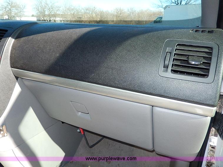 image for item H1289 2008 Chevrolet Uplander LS van