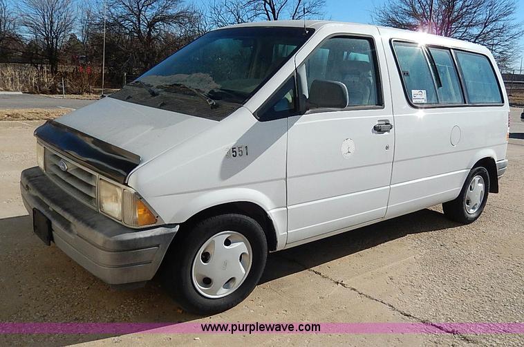 image for item H1293 1995 Ford Aerostar XLT van