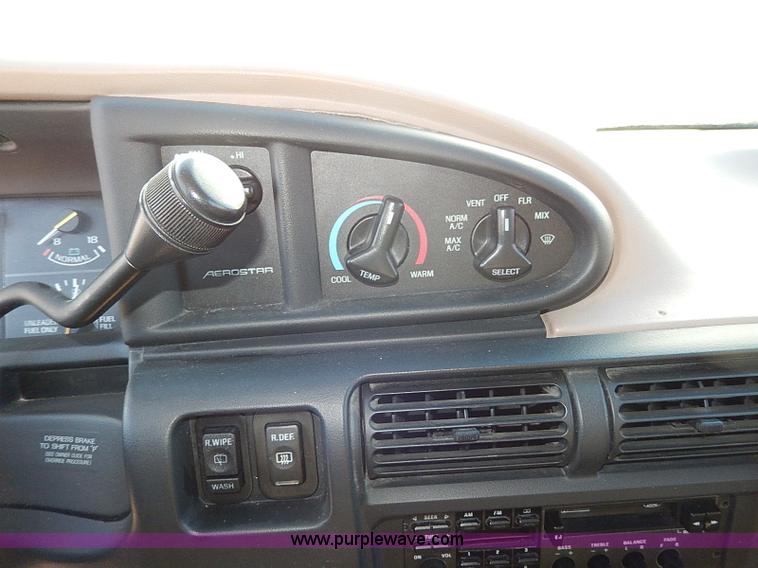 image for item H1293 1995 Ford Aerostar XLT van
