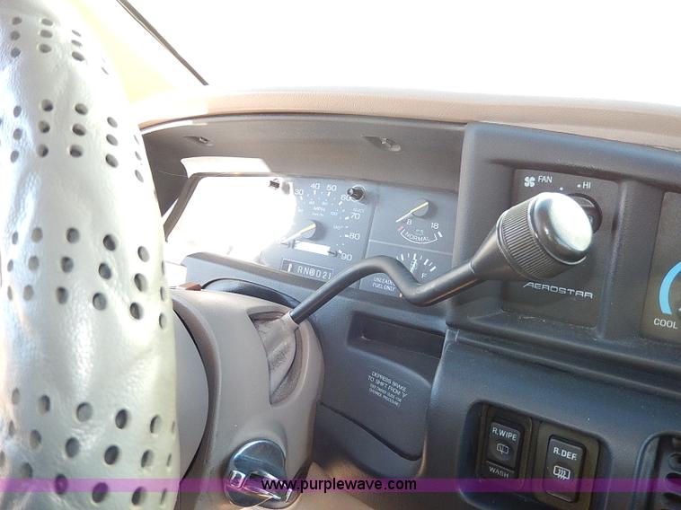 image for item H1293 1995 Ford Aerostar XLT van
