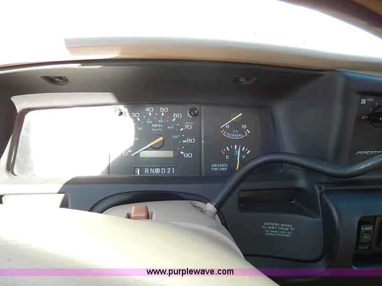 image for item H1293 1995 Ford Aerostar XLT van