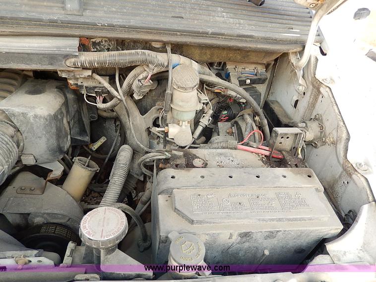 image for item H1293 1995 Ford Aerostar XLT van