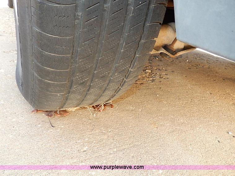 image for item H1293 1995 Ford Aerostar XLT van