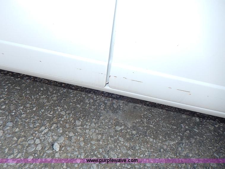 image for item H1293 1995 Ford Aerostar XLT van