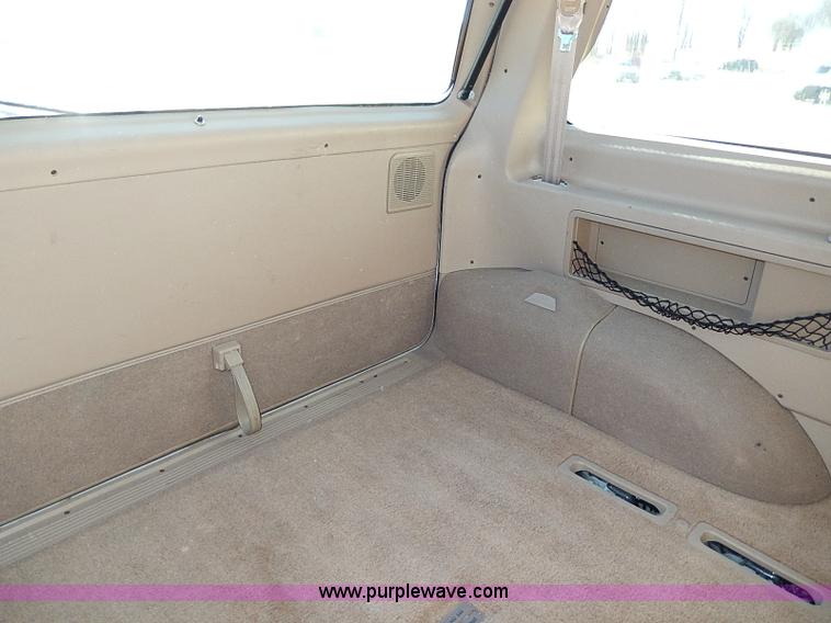 image for item H1293 1995 Ford Aerostar XLT van