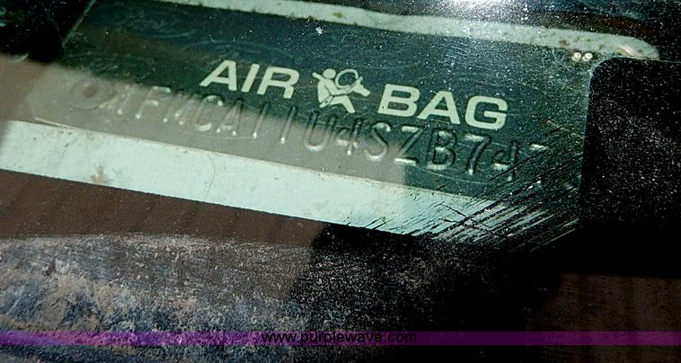 image for item H1293 1995 Ford Aerostar XLT van