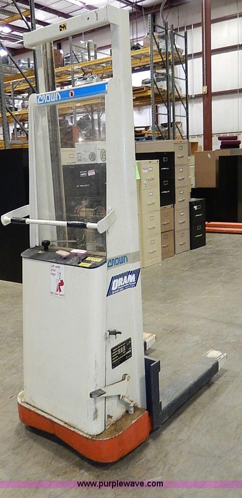 image for item H1294 Crown 15B electric pallet jack