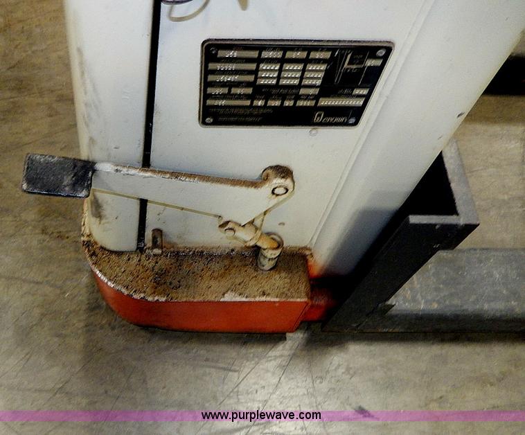 image for item H1294 Crown 15B electric pallet jack