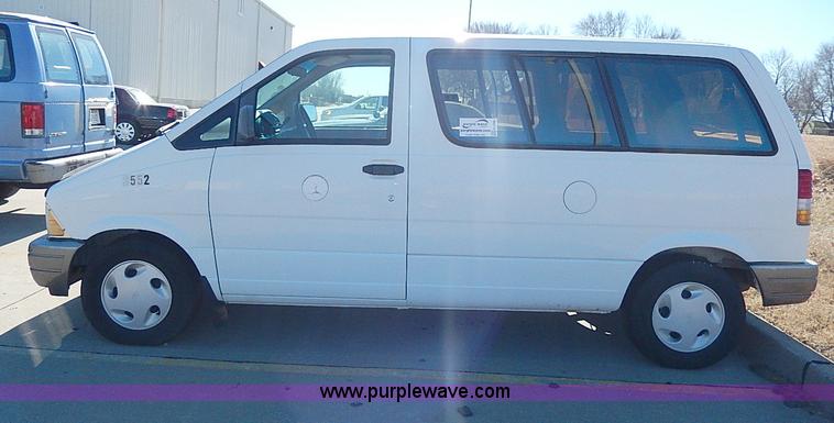 image for item H1295 1996 Ford Aerostar XLT van