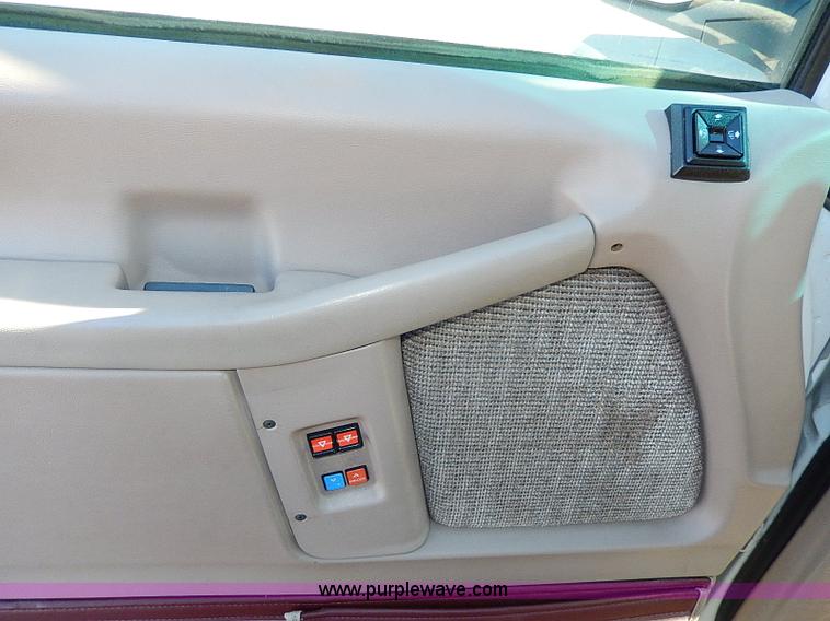 image for item H1295 1996 Ford Aerostar XLT van