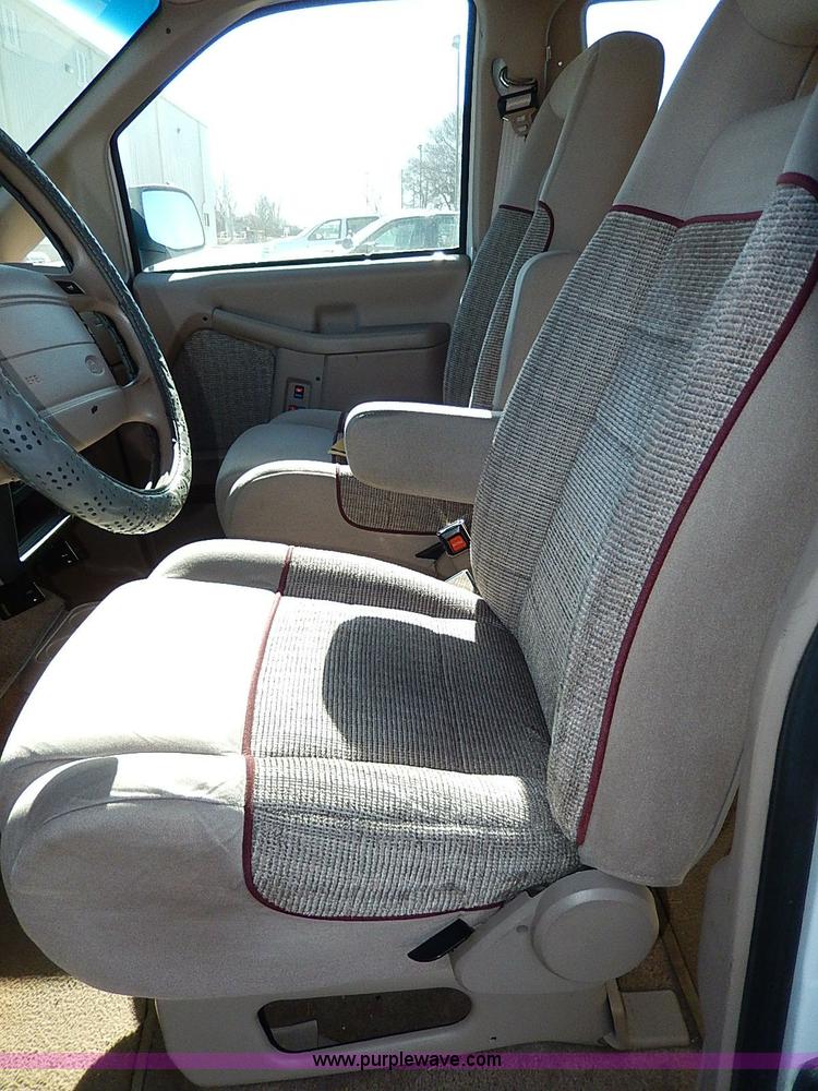 image for item H1295 1996 Ford Aerostar XLT van