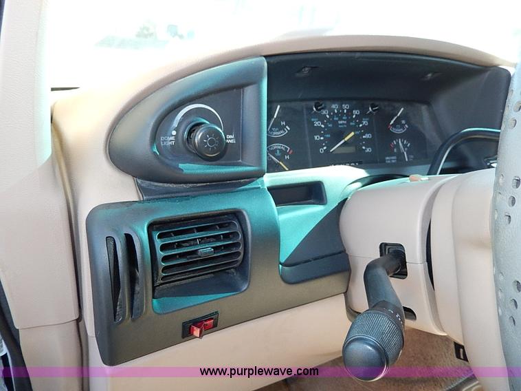 image for item H1295 1996 Ford Aerostar XLT van