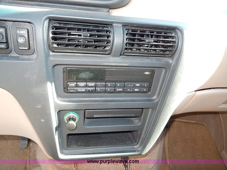 image for item H1295 1996 Ford Aerostar XLT van