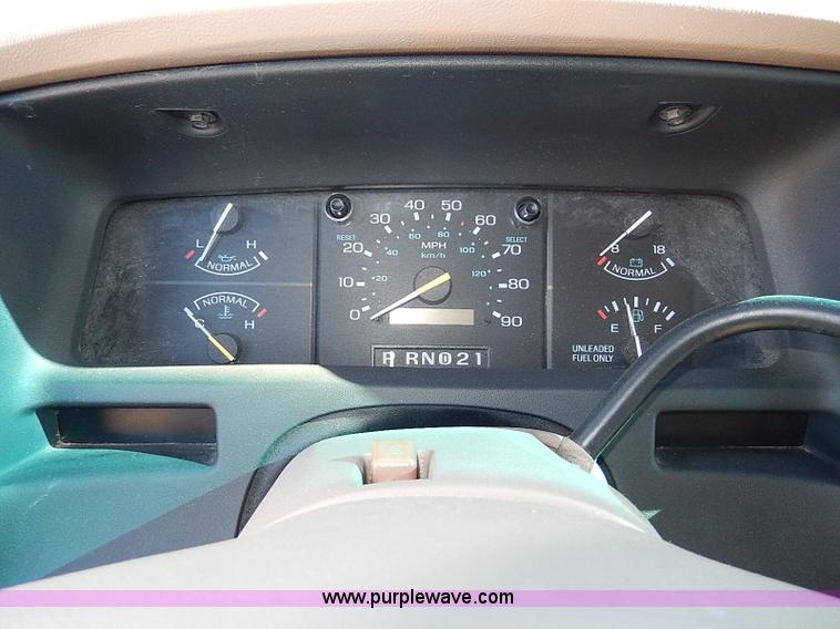 image for item H1295 1996 Ford Aerostar XLT van